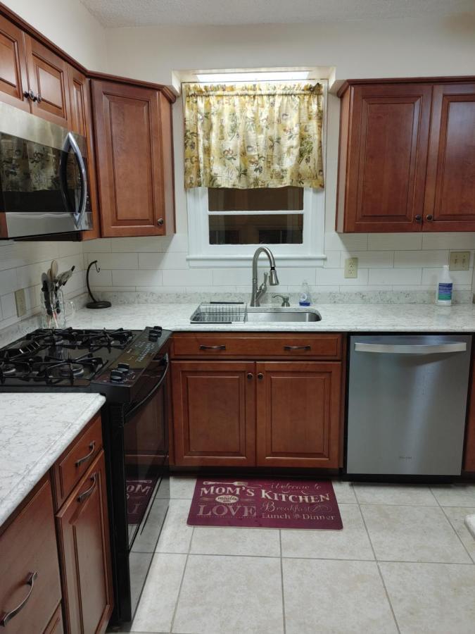 The Kind House Hosting, Low Monthly Rates, Traveling Nurses, Fletc, & Travelers! Brunswick Bagian luar foto